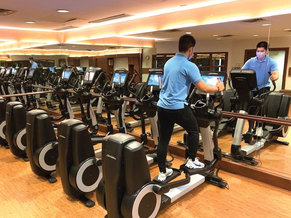 New World Makati Hotel, Manila Makati City Exterior photo Elliptical trainer